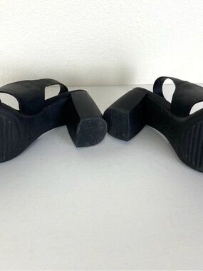 Naturalizer Women's Treasure Slingback Block Heel Sandal Size 8.5M Black